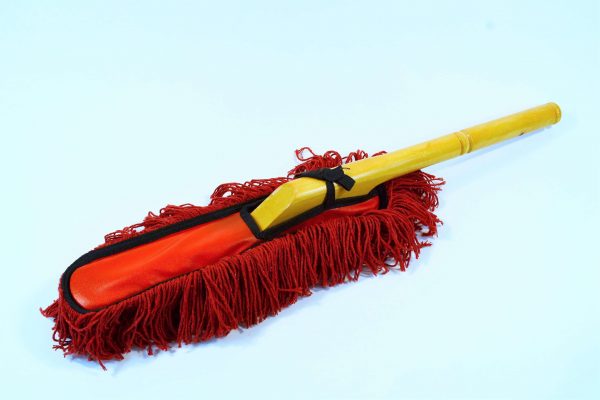 Wooden handle car duster