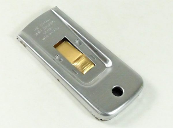 Blade holder